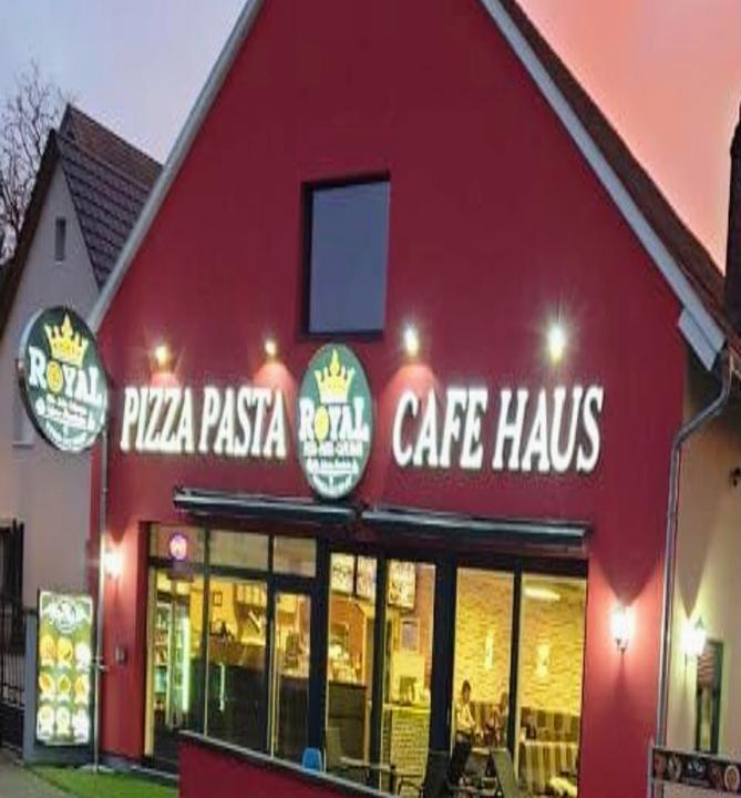 Royal pizza pasta café haus